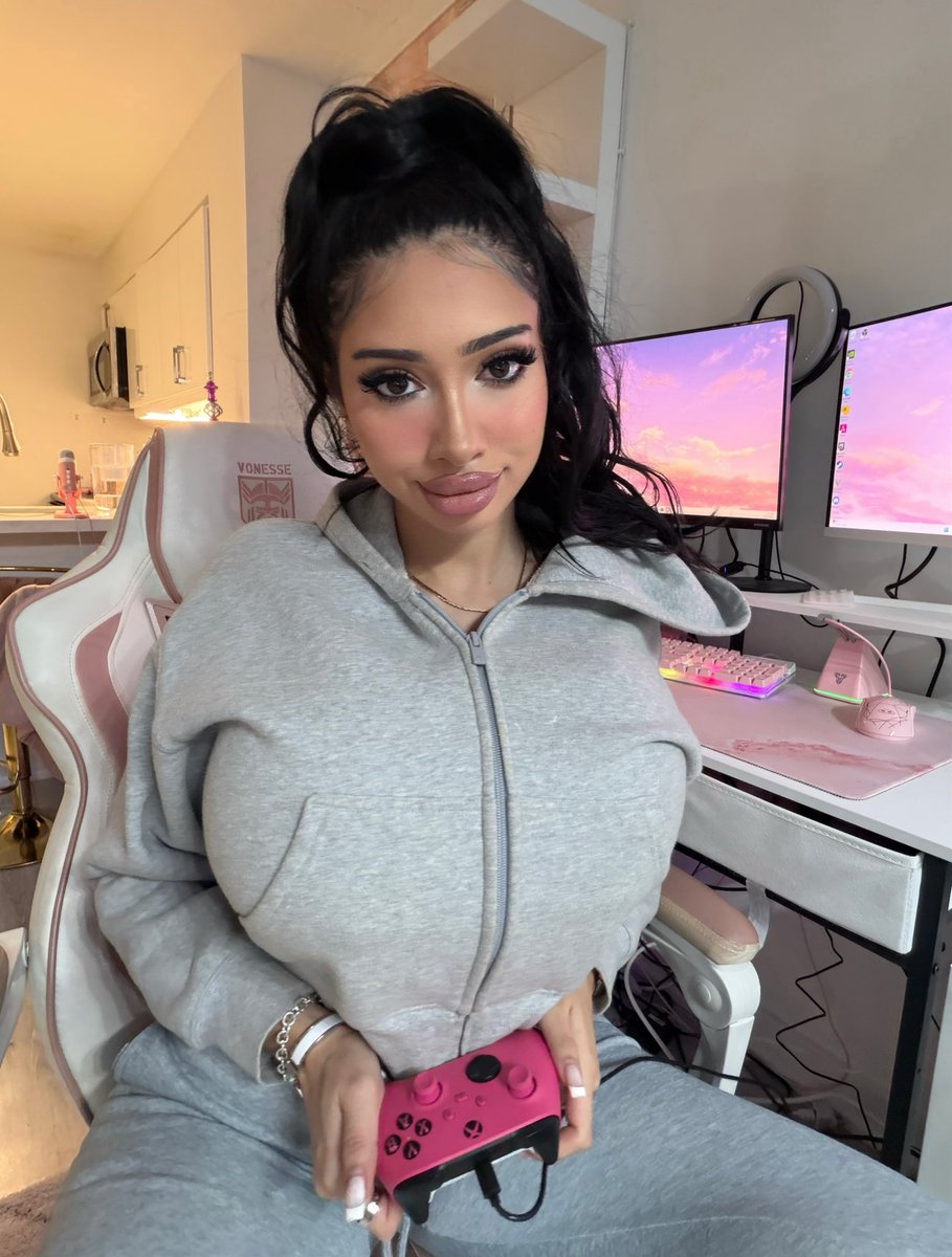 Brattyxxdoll tweet media