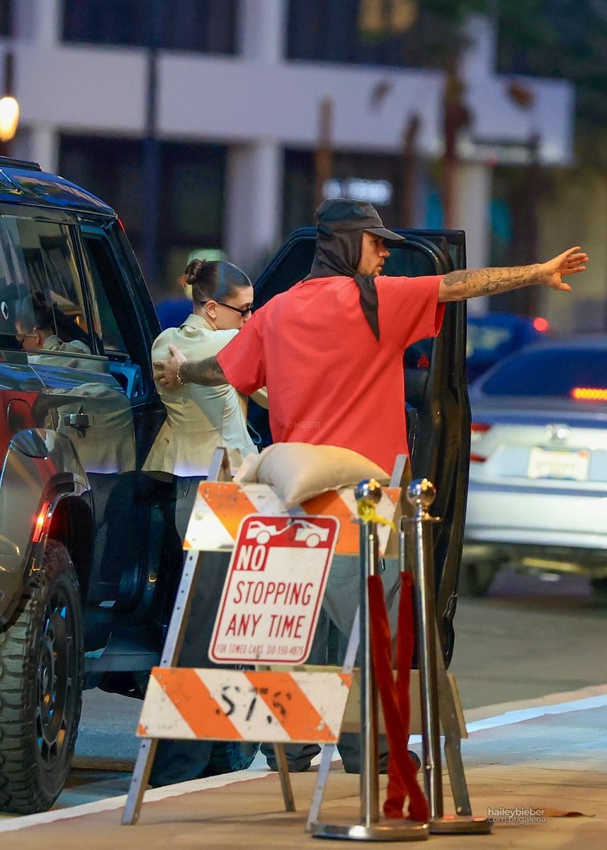 hbbrmidias's tweet image. 02.04 | Hailey e Justin Bieber foram vistos chegando à Igreja Churchome no Saban Theatre em Beverly Hills, Califórnia.

+4 fotos: pixhost.to/gallery/GHMn4