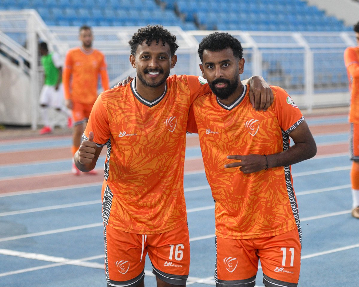 mudharclub's tweet photo. فرحة الفوز في أخر مباراة على ملعبنا 🟠🧡👏🏻 https://t.co/ZTTakcLLx6