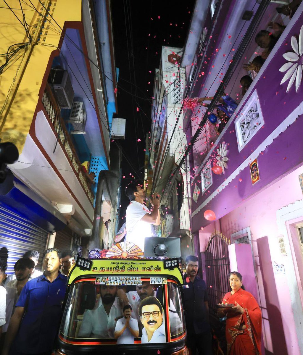 Udhaystalin's tweet photo. ஐந்தாண்டு கால திராவிட மாடல் ஆட்சியில் நம் #chepauktriplicane சட்டமன்றத் தொகுதி மக்களுக்கு எண்ணற்ற நலத்திட்டங்களை வழங்கியுள்ளோம். இன்று மாலை சேப்பாக்கம் பகுதியில் உள்ள 62, 62அ, 63 ஆகிய வட்டங்களில் கழக உடன்பிறப்புகள��, கூட்டணி கட்சி தோழர்கள் ஆகியோருடன்  பிரச்சார வாகனத்தில் பயணித்து உதயசூரியன் சின்னத்தில் வாக்கு சேகரித்தோம். 

2026 தேர்தல் களத்தின் சூப்பர் ஸ்டாரான கழகத்தின் தேர்தல் அறிக்கை குறித்து மக்களிடம் எடுத்துரைத்தோம்.

இரண்டாவது முறையாக மக்கள் பணியாற்ற உதய சூரியன் சின்னத்தில் நமக்கு வாக்களிக்குமாறு அன்புடன் கேட்டுக்கொண்டோம்.

நம் தொகுதி மக்களின் அன்பும், அரவணைப்பும் கழகத்தின் வெற்றியை உறுதி செய்தது.

#ஸ்டாலின்_தொடரட்டும்‌ #தமிழ்நாடு_வெல்லட்டும்  #DMK4TN #VoteForDMK
