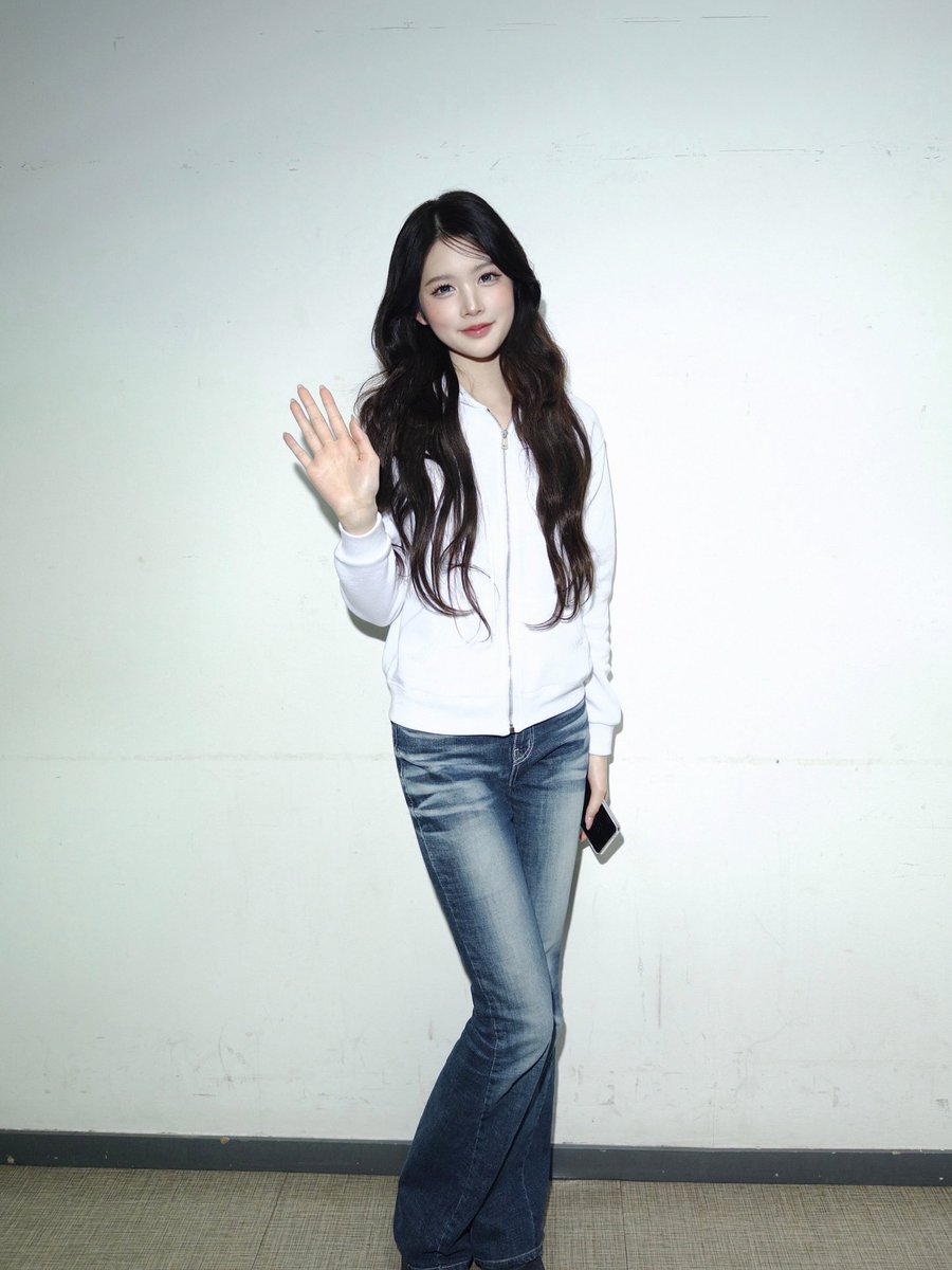 𝑬𝒊𝒏𝒂. tweet media