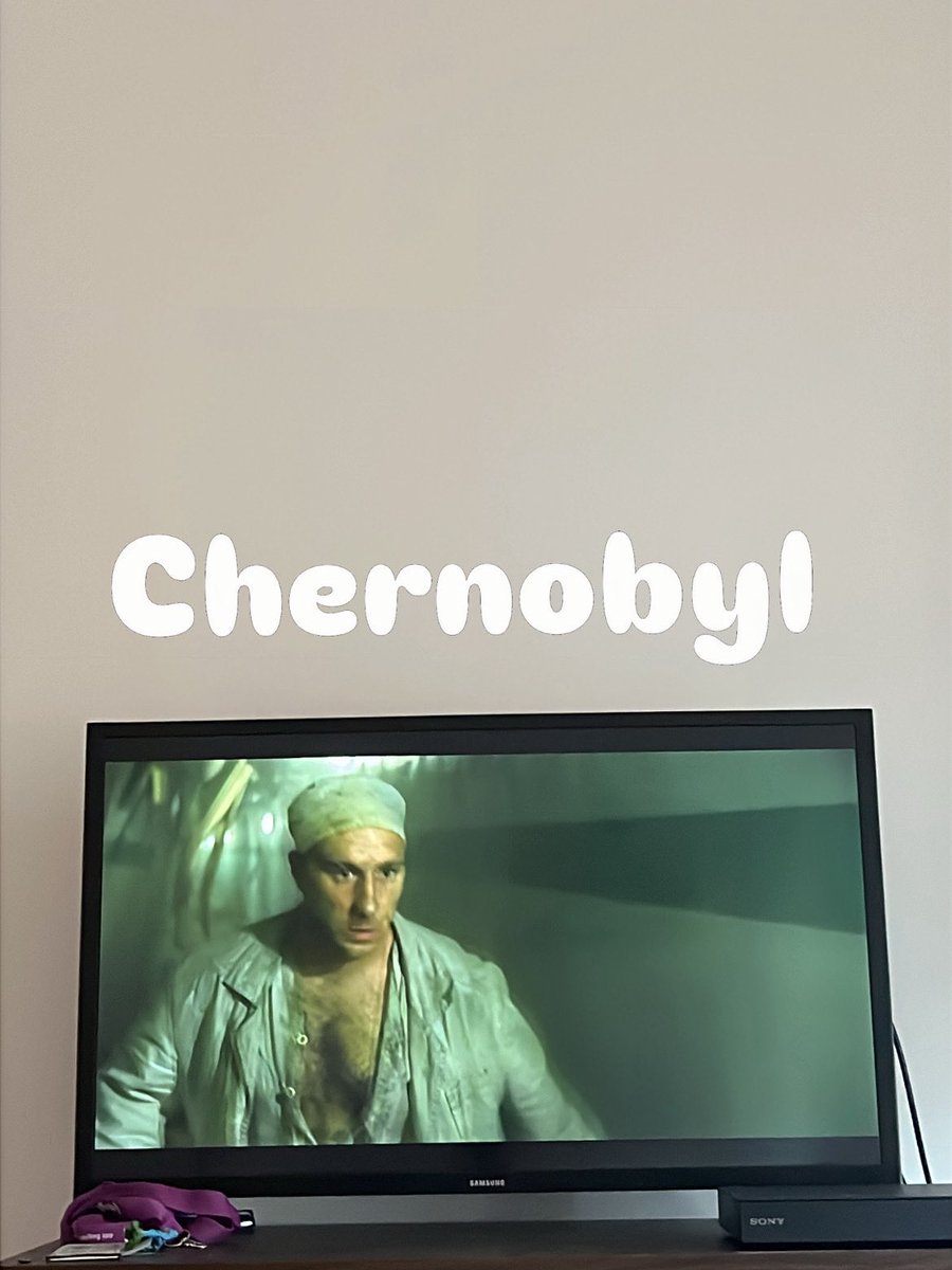idaengstrom88's tweet photo. Fortsätter dagen med att kolla om miniserien Chernobyl som kom 2019 och vann tio emmys. Samtidigt att det i år är 40 år sedan olyckan hände då den skedde 26 April 1986 då reaktor nummer fyra exploderade kl  01.23.45 i Tjernobyl 
#chernobyl #tjernobyl #nucleardisaster #fyp https://t.co/sQfLPihVLe