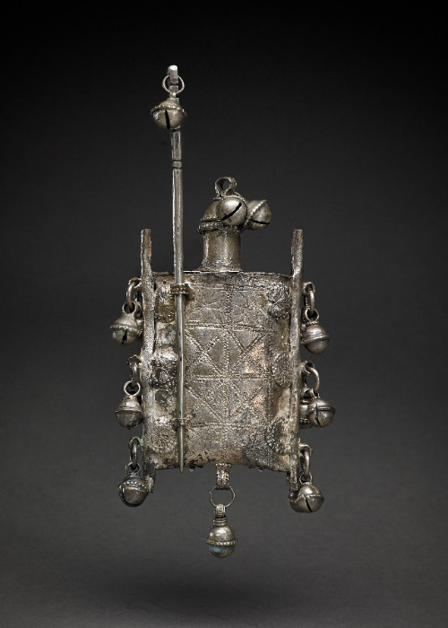 rhaplord's tweet photo. silver
Khol container, Porte Koran (Xirsi), and comb
18th-19th century
Somalia

-Harn Museum of Art
#randomxt https://t.co/G8NilsjtqP