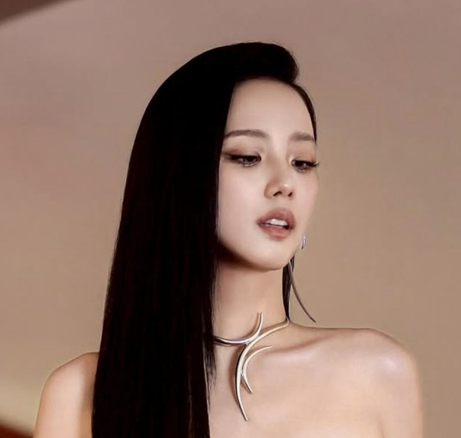 PopTrends tweet media