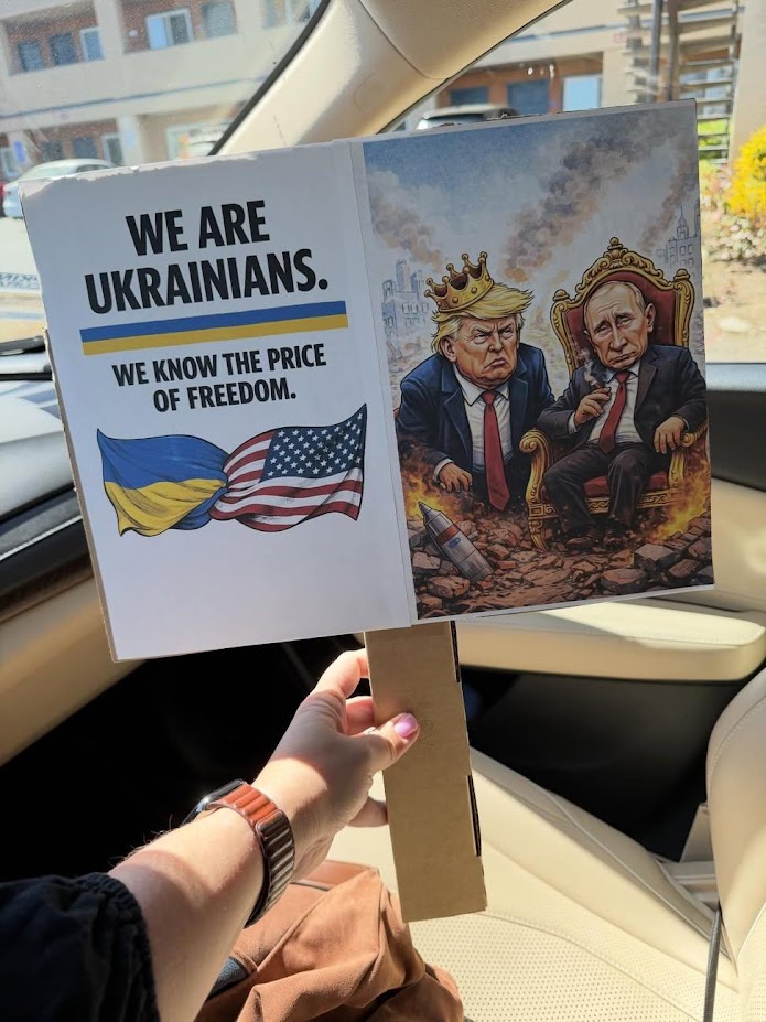 RhiannonSionne's tweet photo. Добраніч друзі
Thank you to everyone on the front lines of the fight who is standing up for truth and for freedom for all people everywhere!
Bravery is contagious!
#FreedomWillWin
#героямслава
#OneTeamOneFight https://t.co/w1REOYXhXD