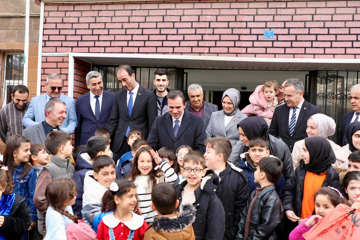 Bitlis Valiliği tweet media