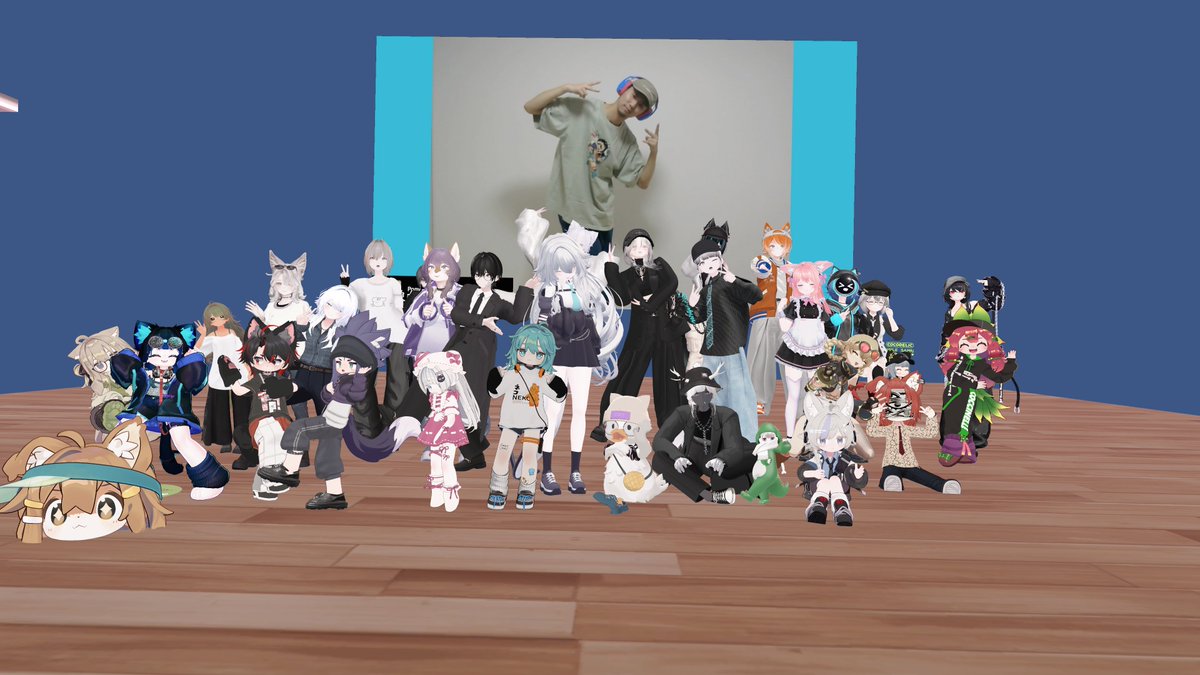 メインクーン VRChat tweet media