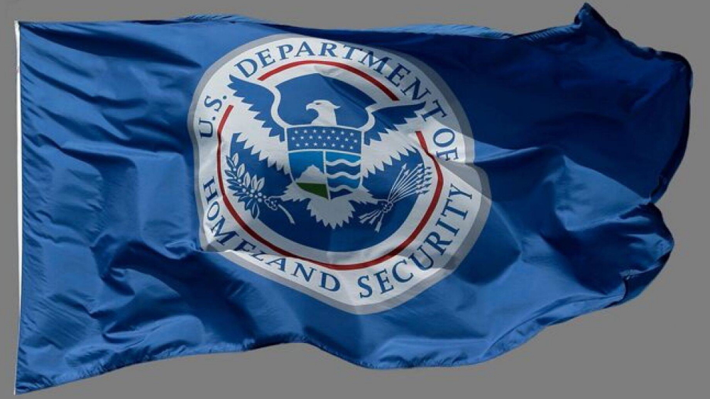 SoundOfHope_SOH's tweet image. DHS逮捕密爾沃基伊斯蘭協會主席 涉移民欺詐與安全指控引發爭議 美國國土安全部（ #DHS ）宣布逮捕密爾沃基 #伊斯蘭協會 主席薩拉赫·薩爾蘇爾，指控其在申請綠卡過程中存在移民欺詐行為，並稱其在 #以色列