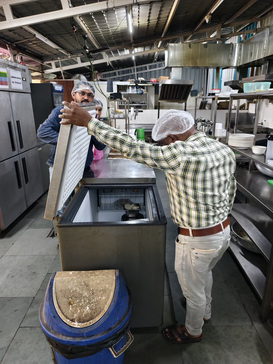 Collector Indore tweet media