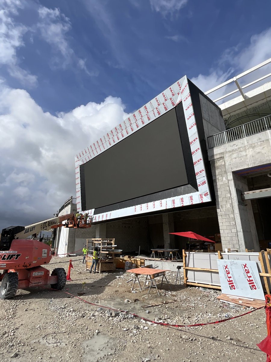 CEIMaterials's tweet photo. Final phase underway at @miafreedompark Nu Stadium!
Nearing completion ahead of opening match this weekend — with #R4000 @AlfrexUSA ACM panels fabricated by CEI Materials supporting the exterior. https://t.co/ERMvxzD4ox