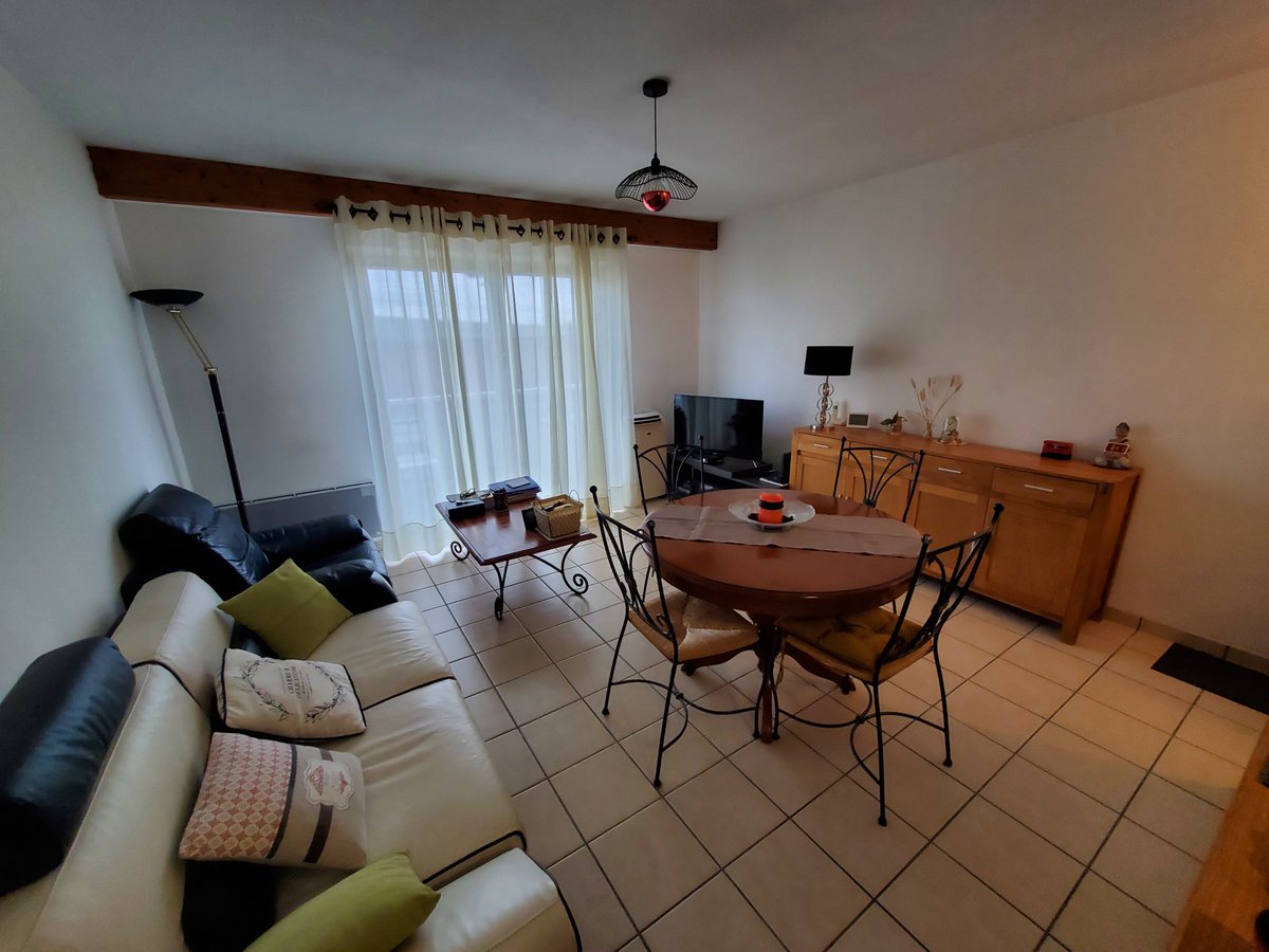 carolebimmo's tweet photo. A LOUER à #Bergerac : appartement 3 pièces avec balcon + 2 parkings + Clim + Piscine collective ! Loyer 615 €/mois CC.
Annonce ici :
https://t.co/idgUghawFr https://t.co/xyJWkyDJYS