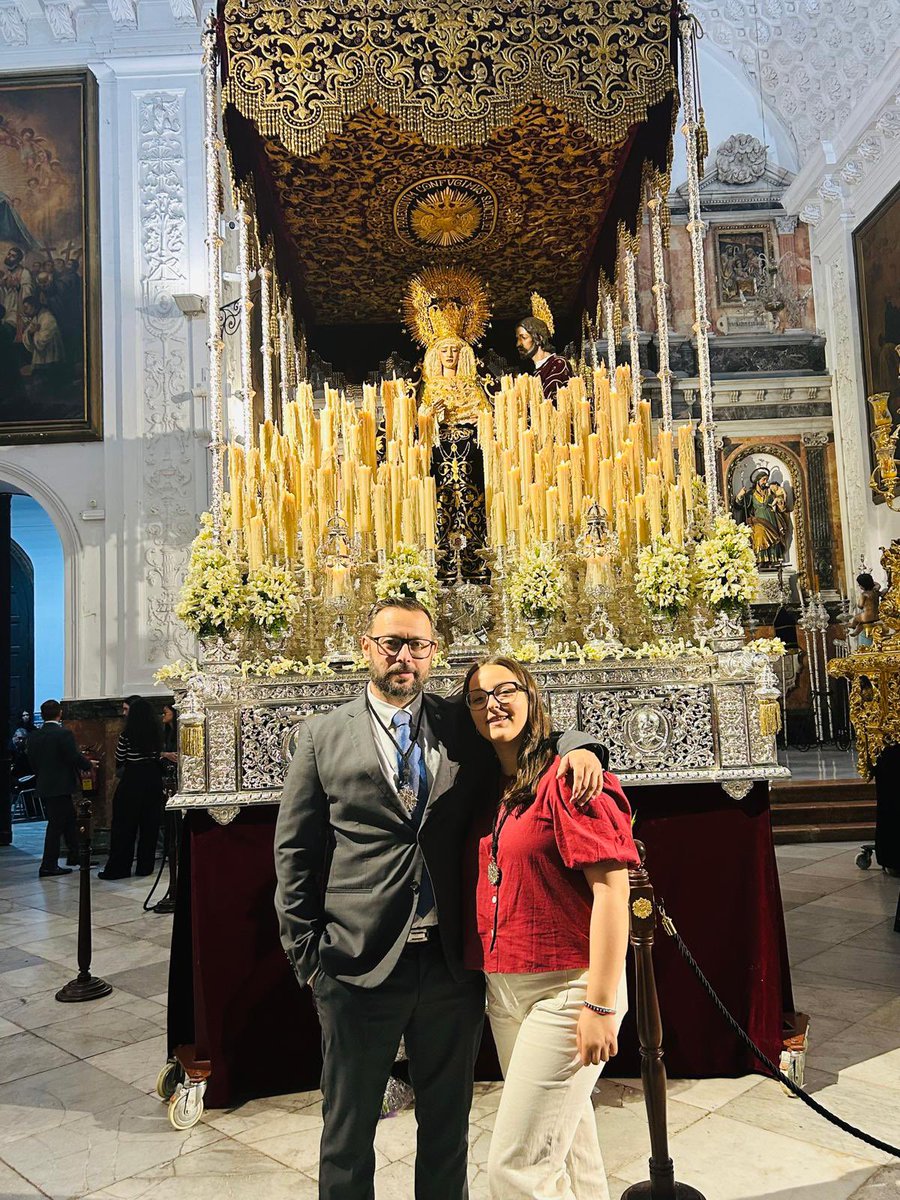 Que suerte tuvimos al acercarnos a esta maravillosa hermandad!! <a href="/HdadJavieres/">Los Javieres</a> 
Gracias a una persona muy especial.