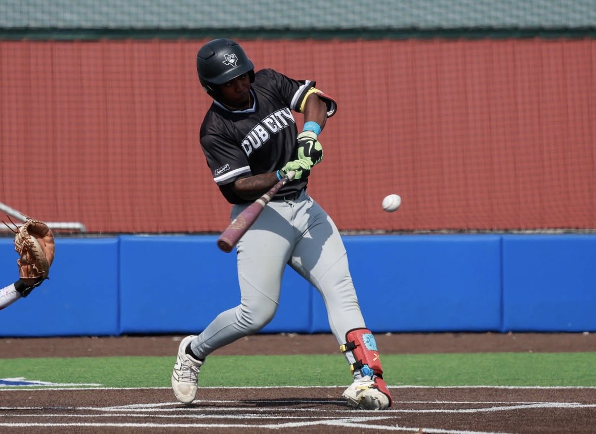 coachpage_'s tweet image. #Uncommitted 2026 high school grads, it’s April 3rd. If you aren’t actively talking with coaches about recruitment, let’s get in touch. 

-New Indoor/Locker Room/Weight Room
-20 Fall/45 Spring Collegiate Games
-Team Owned Transportation
-Housing Options
-Mission: College