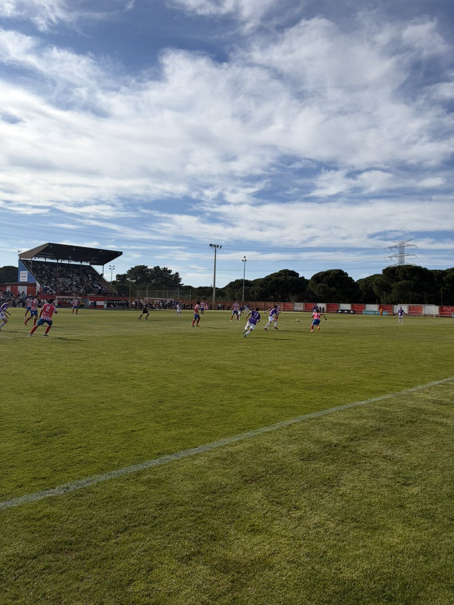 AsierCoach's tweet photo. Hoy ha tocado ir a animar al @cd_becerril en un importante partido por la salvación. 

La última que jugamos contra ellos ganamos la Copa del Rey y en fechas importantes para ambos clubes tocaba ir a verles 💪💪

¡Vamos Becerril! https://t.co/tl0iGHoyb2