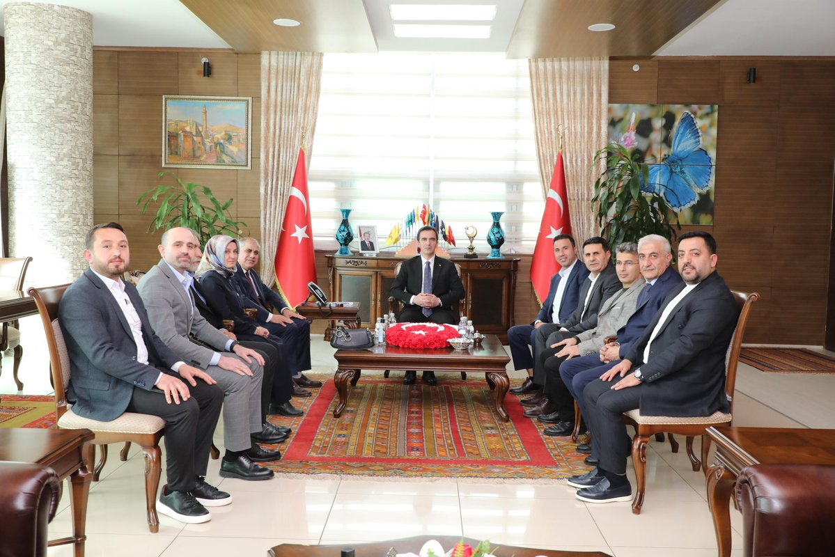 Bitlis Valiliği tweet media