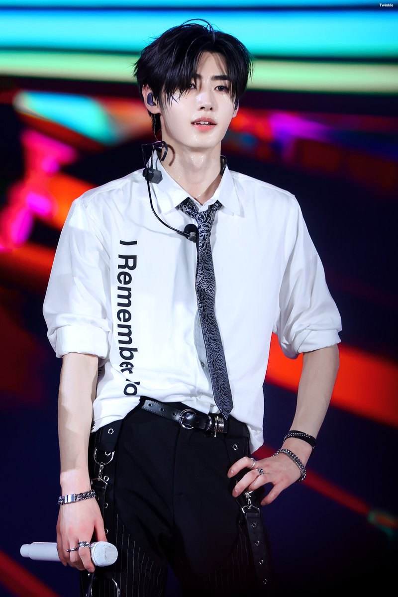 ❄️얼음별 tweet media