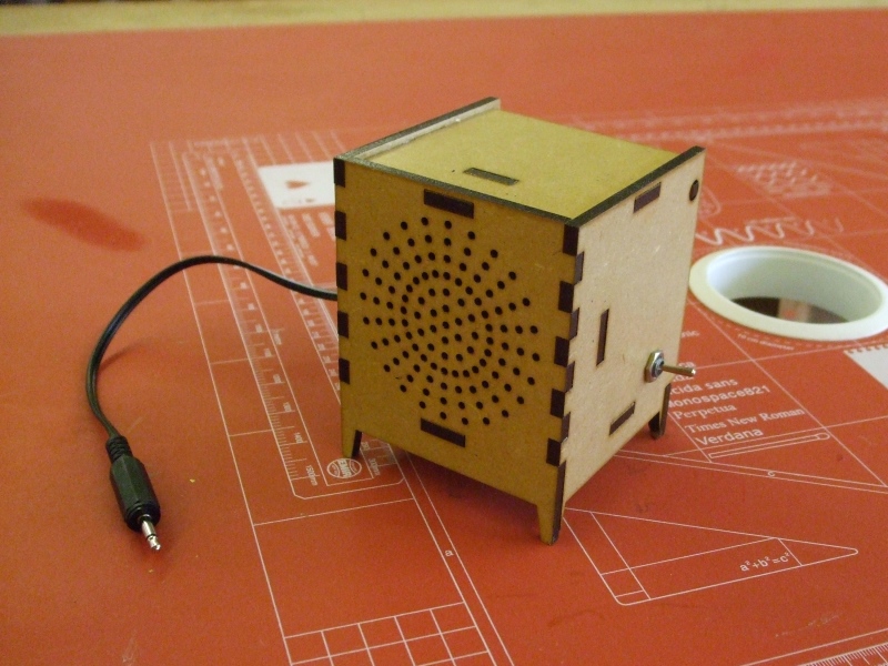 Kitronik's tweet image. Gallery Laser Cut MDF MP3 Amplifier - Meole Brace School. This fantastic design was created using #lasercut from 4mm MDF, which was then varnished &amp;amp; assembled with a friction fit. See what was inside the box here! #dt
kitronik.co.uk/blog/gallery-l…