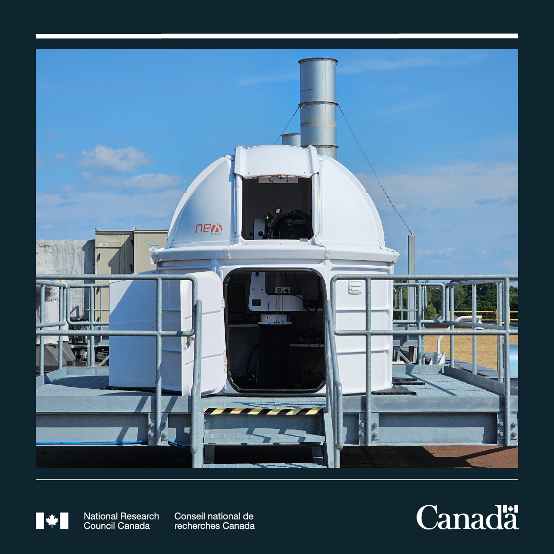 NRC_CNRC's tweet image. In our mini observatory, we tested how lasers carry data through rain, fog &amp;amp; turbulence. With @uOttawaScience &amp;amp; @OptiwaveSystems, we’re advancing #UAV, satellite &amp;amp; laser‑power links.

🔗 ow.ly/wXhX50YBWqj

#NRCChallengeRuralConnect #NRCPhotonics #AstronomyMonth