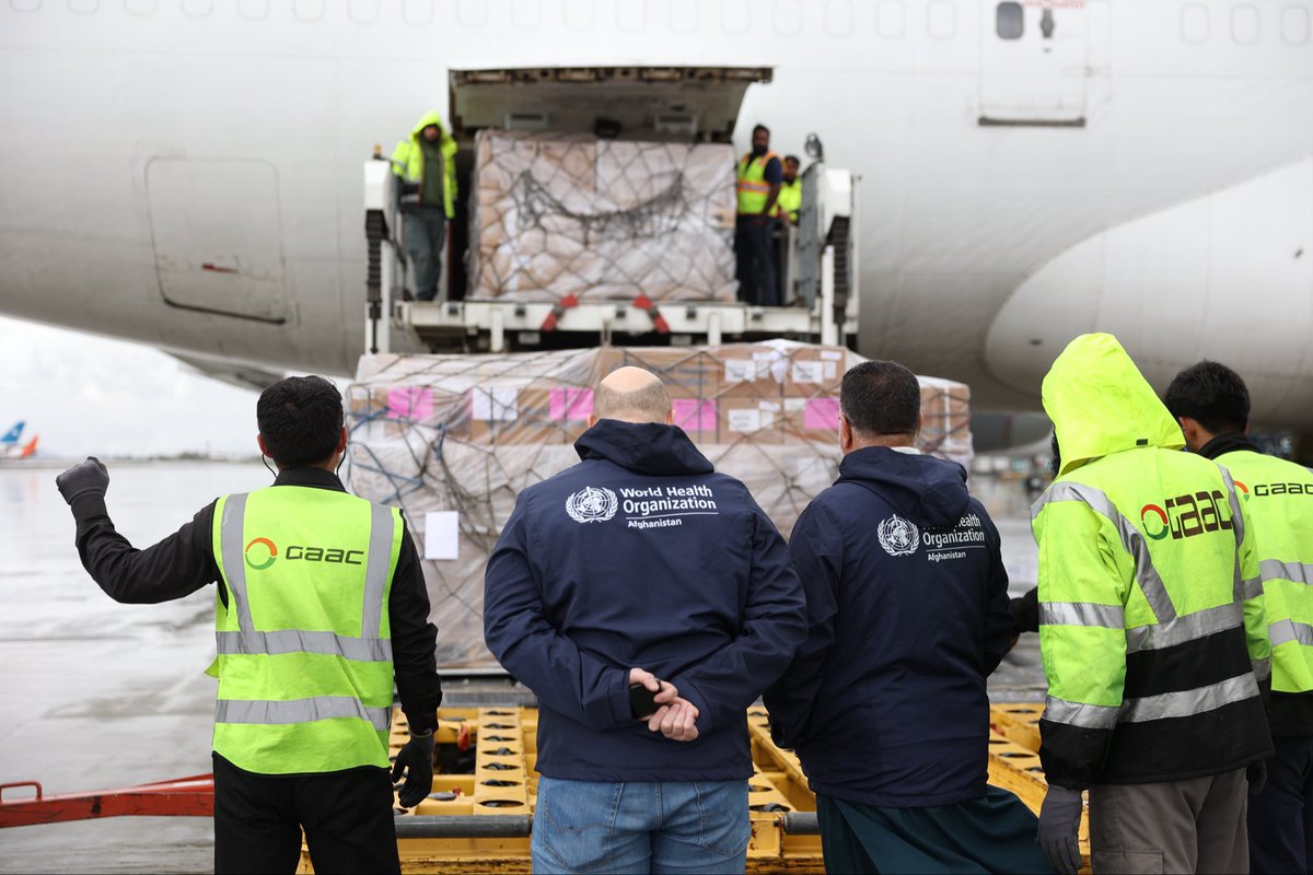 WHOAfghanistan's tweet image. An #emergency airlift carrying 78.5 MT of lifesaving medical supplies from the @WHO logistics hub in Dubai has arrived in Afghanistan tdy. The shipment includes measles treatment kits, pneumonia medicines, nutrition supplies for severely malnourished children, surgical materials