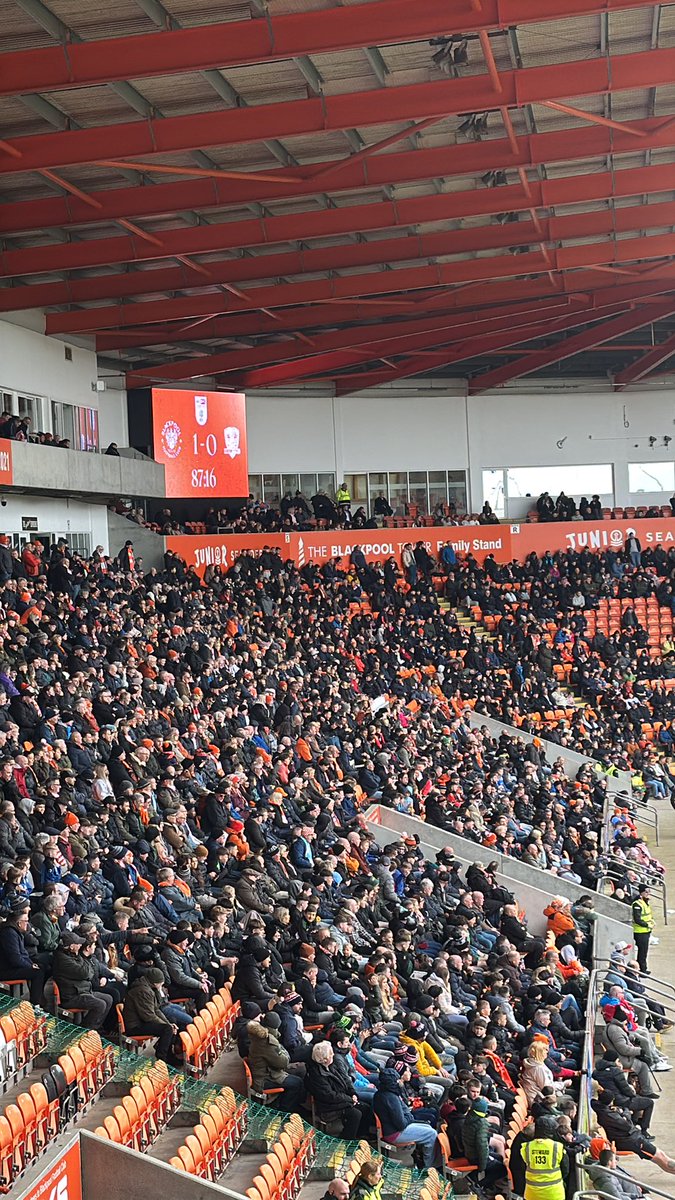 TomHoops90's tweet photo. Bar Wareham&amp; bycroft- the rest can fuck right off . Disgraceful performance . Taylor has brought fuck all get him
Gone - jumped at first chance  . Get us down and regroup back to our cores . Until our fans stop clapping and cheering this mob as well we are doomed !! #ecfc https://t.co/kzVGgudb3j