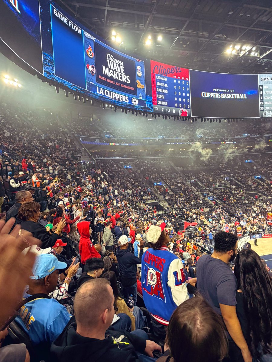 CIipShowYo's tweet photo. Clips lost but I always love coming to the Dome for a game 🔥 https://t.co/mt2B9Ipour