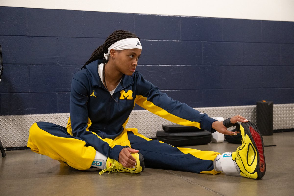 umichwbball's tweet photo. Big birthday shoutout to Brooke Quarles Daniels 🥳

#GoBlue https://t.co/aYqLu1Ukr6