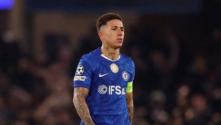 DiarioPresente's tweet image. ⚽#Deportes| Enzo Fernández sancionado por Chelsea
@ChelseaFC suspende a #EnzoFernández tras expresar interés en @realmadrid.

Nota completa 🗞: acortar.link/2M5Uwh

✨Síguenos en Redes Sociales

|#Noticia |#Europa |#DiarioPresente
