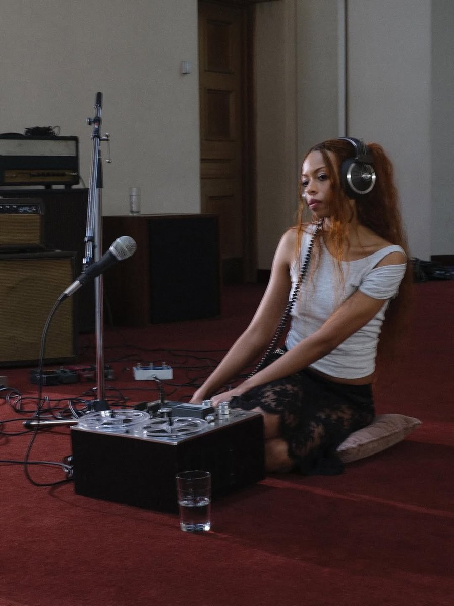 ravyn lenae tweet media