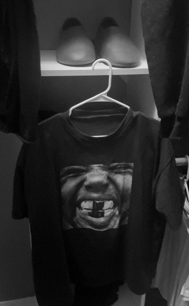 MY_YESPACE's tweet image. My full Bully Yeezy collection so far

-Red vinyl
-Chrome vinyl
-CD
-TS-07 box tee shirt
-Cassette 

There is still a lot more to come in, stay tuned.

#Ye #Bully