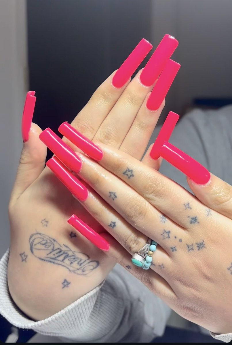 traîtresse malvoyante tweet media