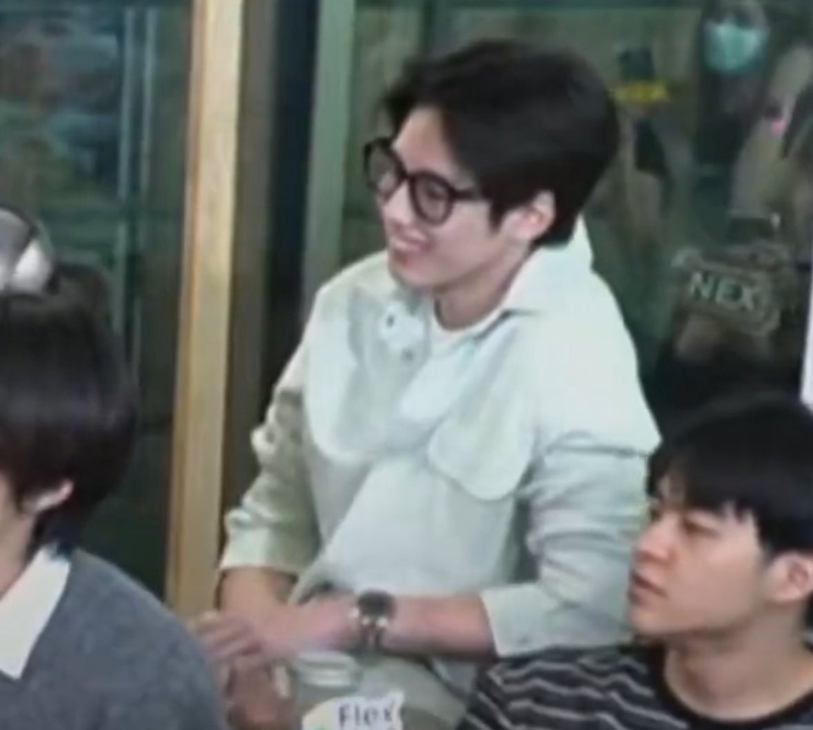 𝑻𝒉𝒖𝒓𝒔𝒅𝒂𝒚𓂃⋆ tweet media