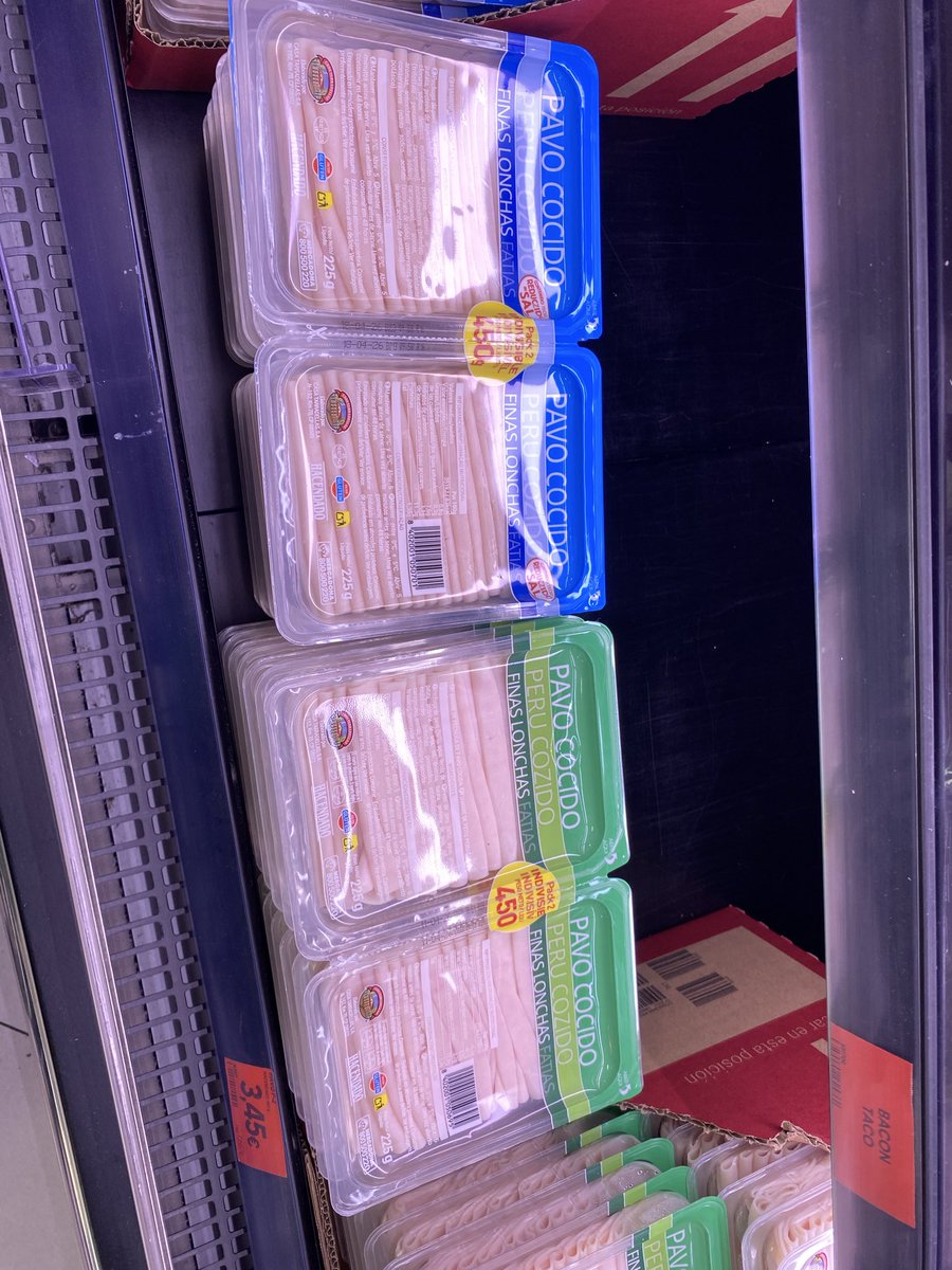 mmco74's tweet photo. @Mercadona habéis cambiado el pavo envasado y habéis bajado el porcentaje de pavo de 70% a 50% . Volved a traer el que teñí un 70% por favor. https://t.co/chdBSTU8Bb