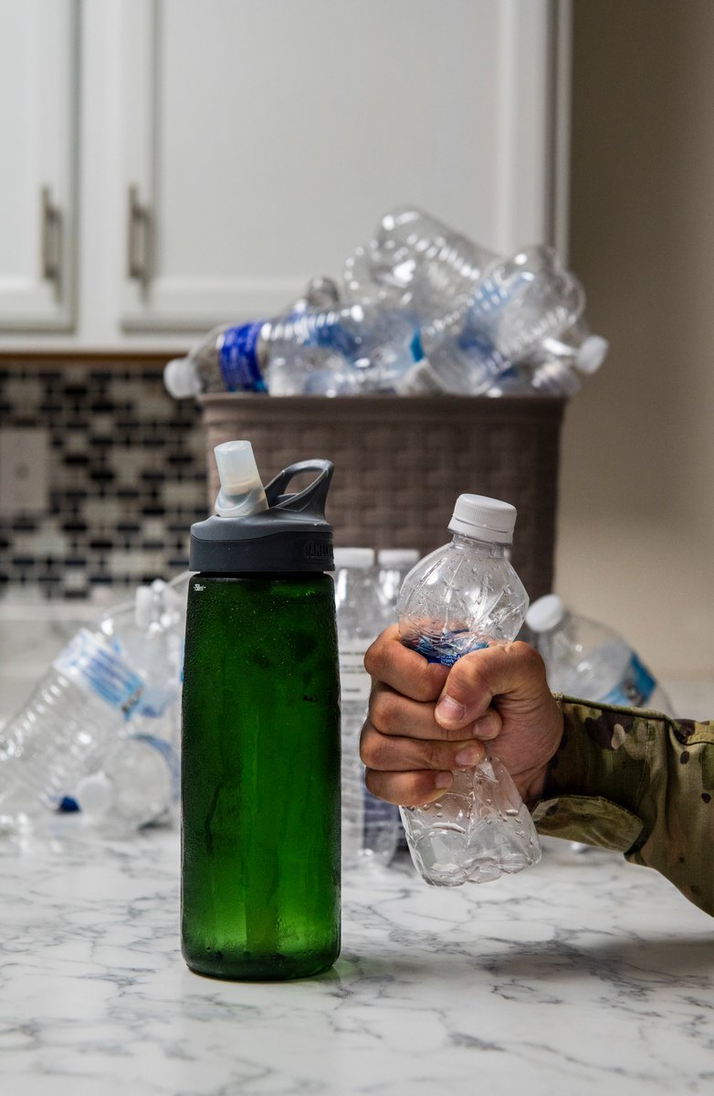 ReadyUSMC's tweet photo. #EarthDay It’s our turn to make a difference! Help protect the environment by joining a community cleanup or consider cutting back on single use plastics. Use reusable containers, and reusable grocery bags whenever possible. @MCIWPendletonCA 
📸 Cpl. M Luciano
📸 MSgt M Sauret https://t.co/Zxr572nBcc