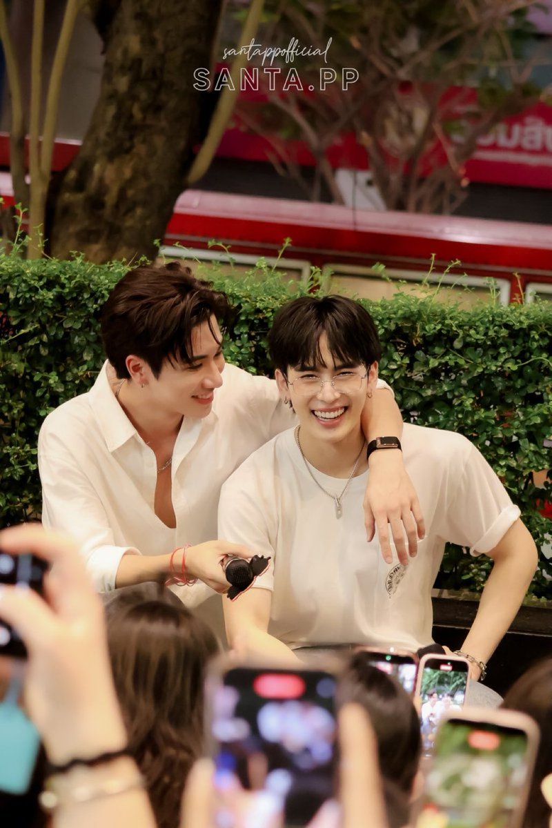 Bright Blue tweet media