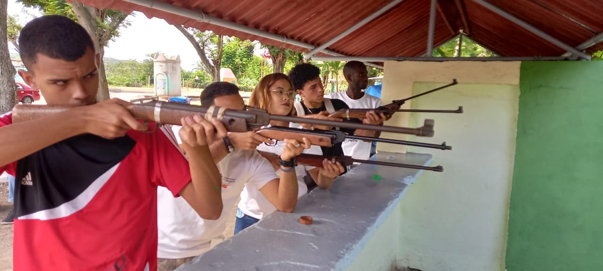 gritodebaire's tweet photo. La @UJCdeCuba de #Contramaestre, inmersa en variadas actividades para celebrar su aniversario. Esta vez, en la competencia de tiro que se realiza en la cabecera provincial. https://t.co/F3YRyQlRVF