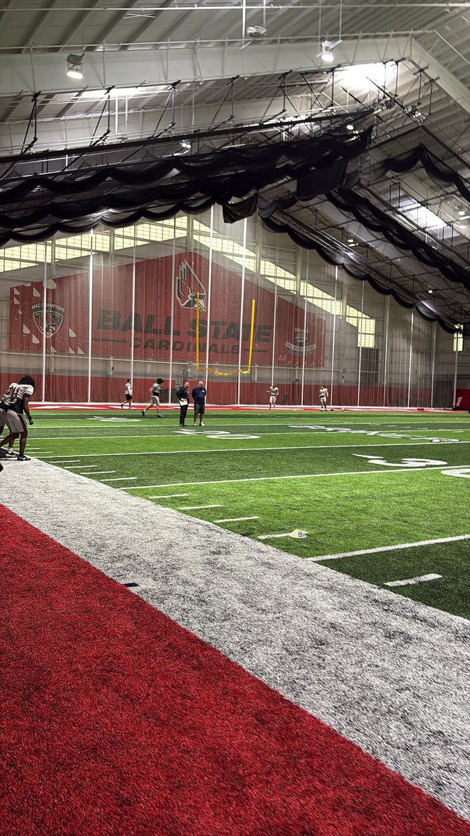 Jonathanware09's tweet photo. Had an Amazing Vist @BallStateFB Spring practice, Thank you for an excellent experience and thank you for your invitation @CoachSiwicki, also great meeting the staff! Enjoyed all of our conversations and I am looking toward to the future of Ball State Football! #WEFLY @Strongsville_FB @jason_trusnik @CoachMooney81 @morr_movement_
@OhiosElite1 @AllenTrieu @TomLoy247 @JaredLuginbill @SWiltfong_ @On3 @neohiohsfb @OHSFBMedia @OHPrepVarsity @247recruiting