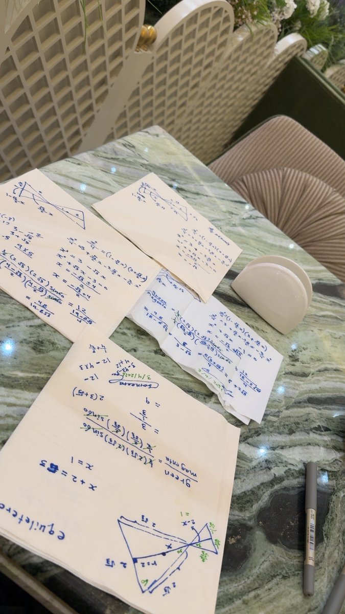 حلم ورى حلم tweet media