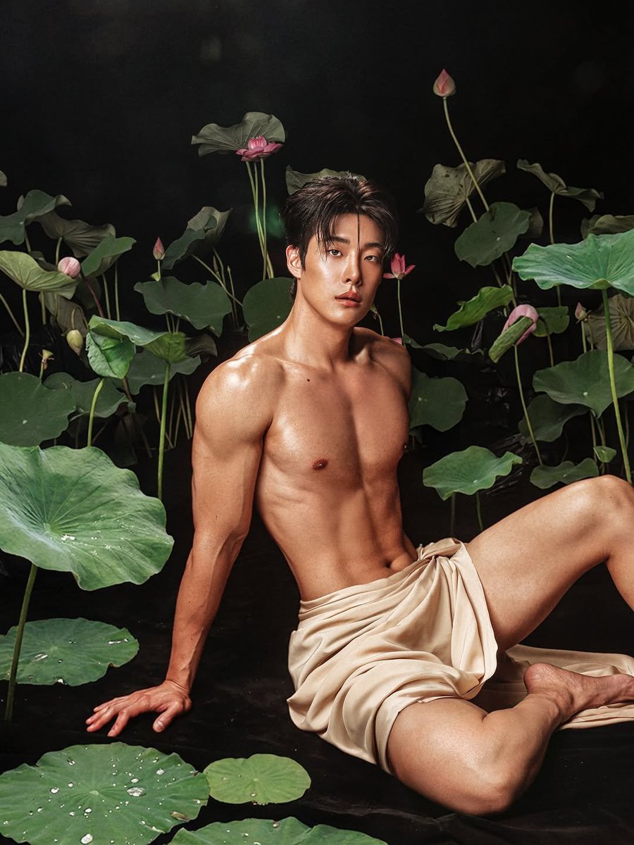 baobaobkk1234's tweet photo. 🪷ดอกบัวอยู่ในสระ อย่าเอะอะ ป้าจะบัว 

Leo #TheFacemenseason4 https://t.co/08pIVvCJZx