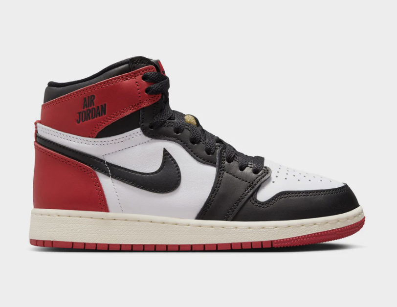 JustFreshKicks tweet media