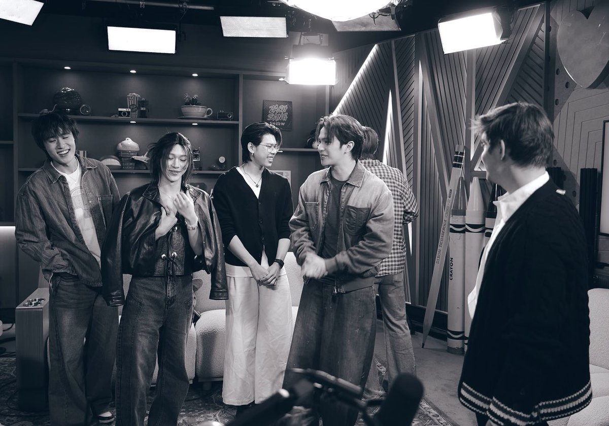 ‎☆ ⋆｡ 𝑏𝑒𝑠𝑖𝑑𝑒 - ʟᴇɢᴏ‎‎ °‧ ★ tweet media