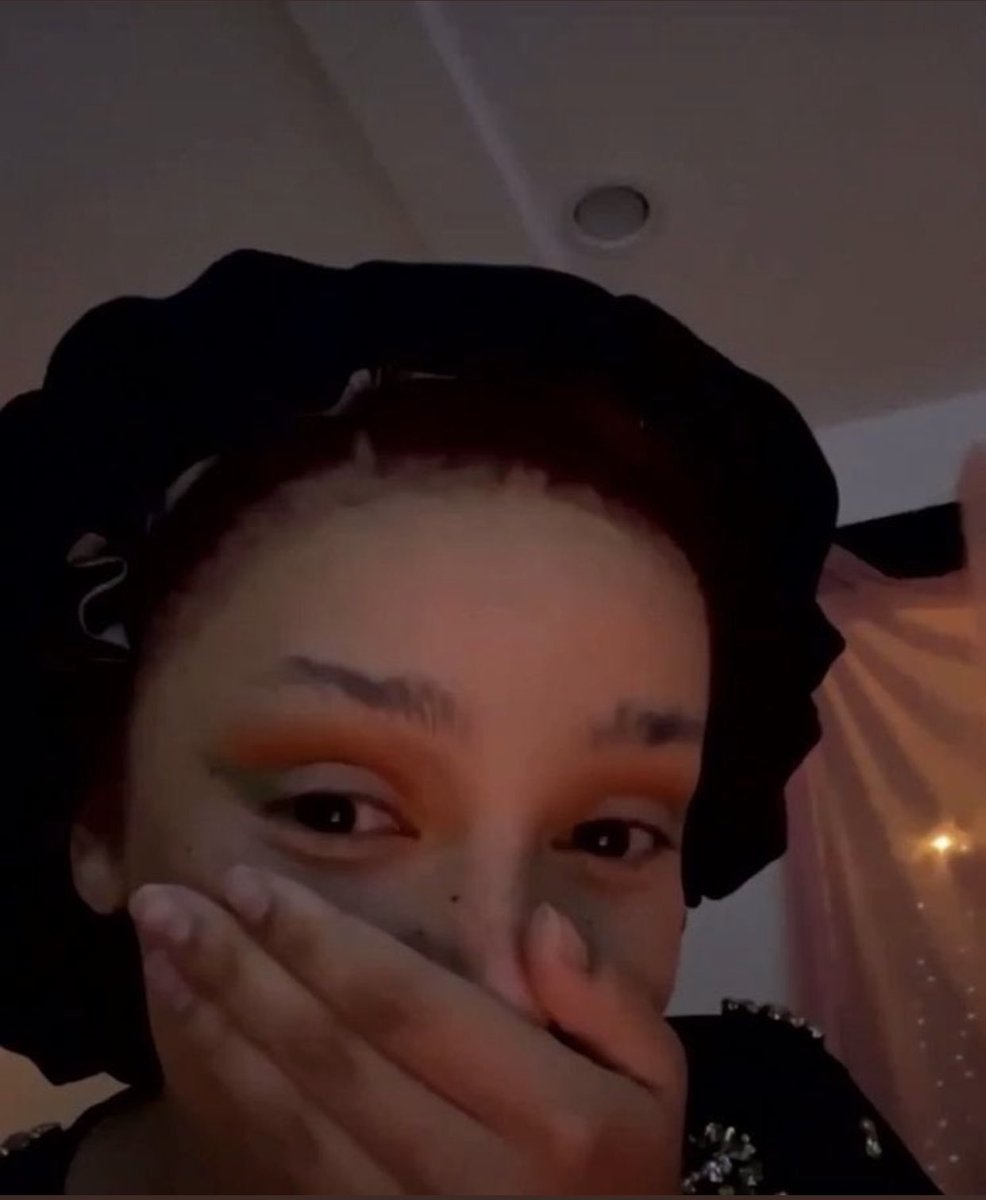 khadija 🪐 tweet media