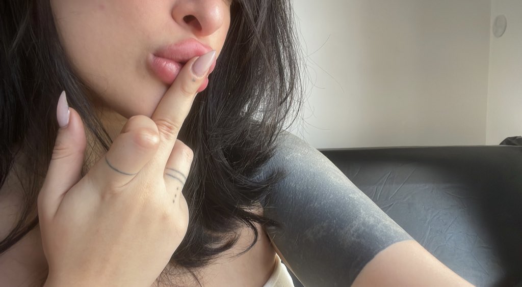 Mistress Ella tweet media