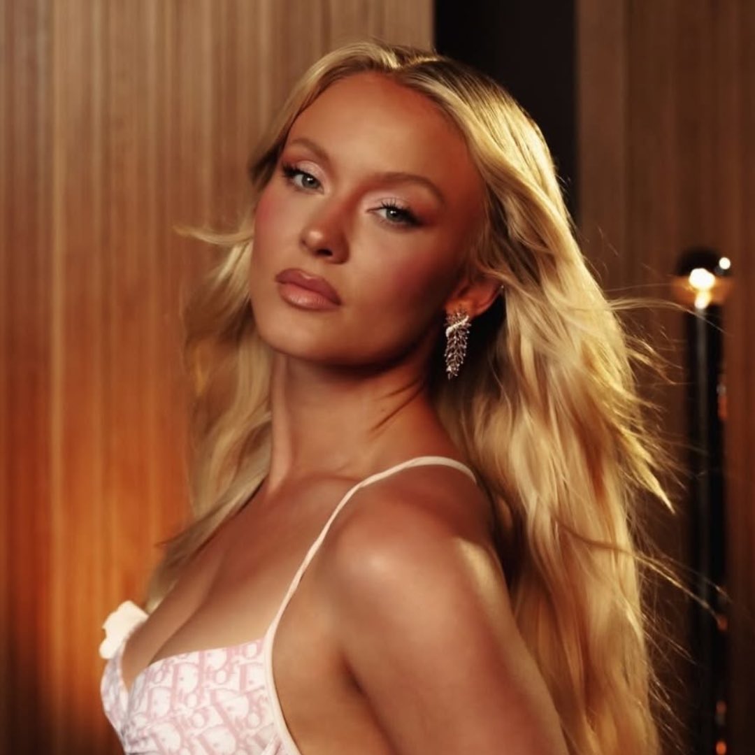 infoaddisonrbr's tweet image. QUEREMOS FEAT! Zara Larsson diz que gostaria de trabalhar com os produtores de Addison Rae em seu próximo álbum.