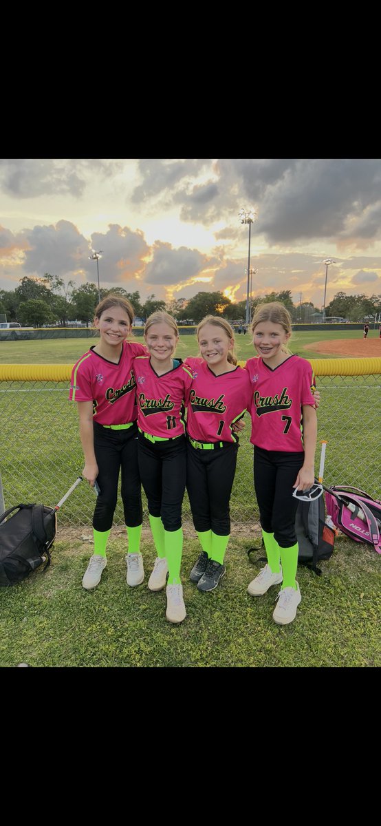 Hayes Holly tweet media