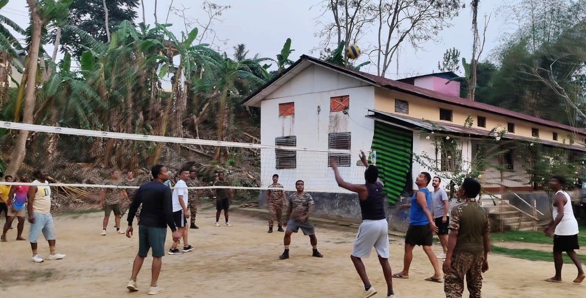 2Diphu's tweet photo. Jawans of 20 Bn CRPF at Jiribam, Manipur unwind after a long day by playing their favourite games—volleyball, badminton and carrom. Helping them beat stress, boost coordination and share moments of fun. 🇮🇳💪 #CRPF #Manipur #Jiribam #Fitness #MoraleBoost https://t.co/RSCMEmto54