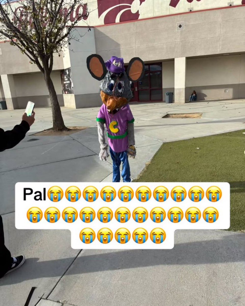 CANADIAN GOTHIC tweet media