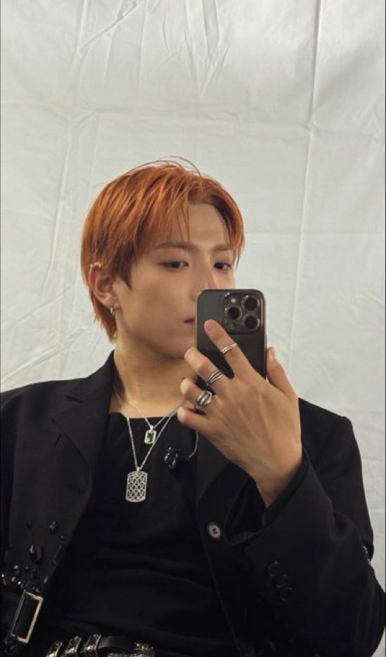 sani 𝜗𝜚 tweet media