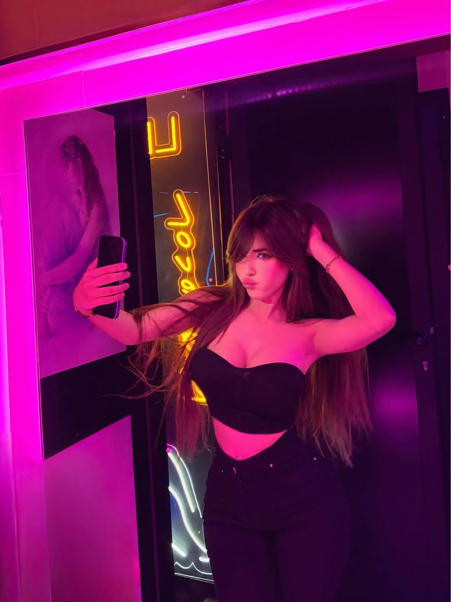 Pretty Mira tweet media