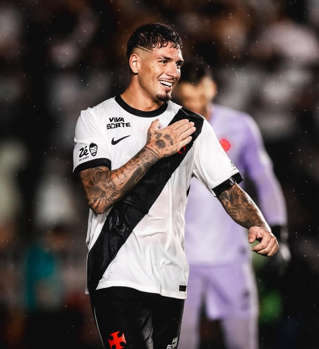 Adryan ✠ tweet media