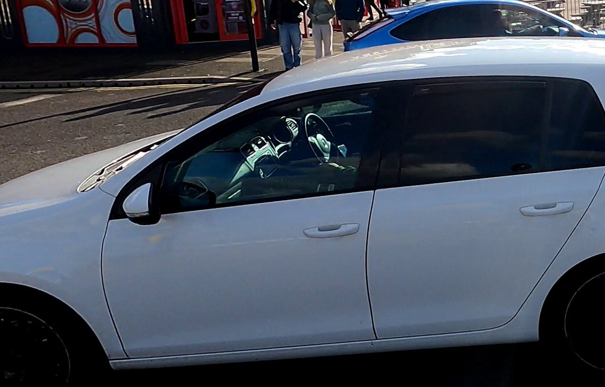 2_Over_4's tweet photo. So easy to get caught on your #MobilePhone while driving in #WhitleyBay YK12 KCC https://t.co/mWAT7yA9jj